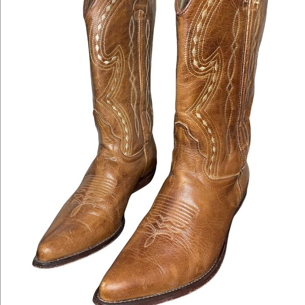 🌟Guess Cowboy Boots WOMENS size 8🌟